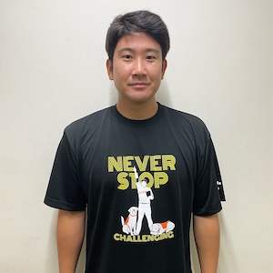 2023シーズン開幕Tシャツ【NEVER STOP CHALLENGING】_菅野投手×介助犬コラボグッズ