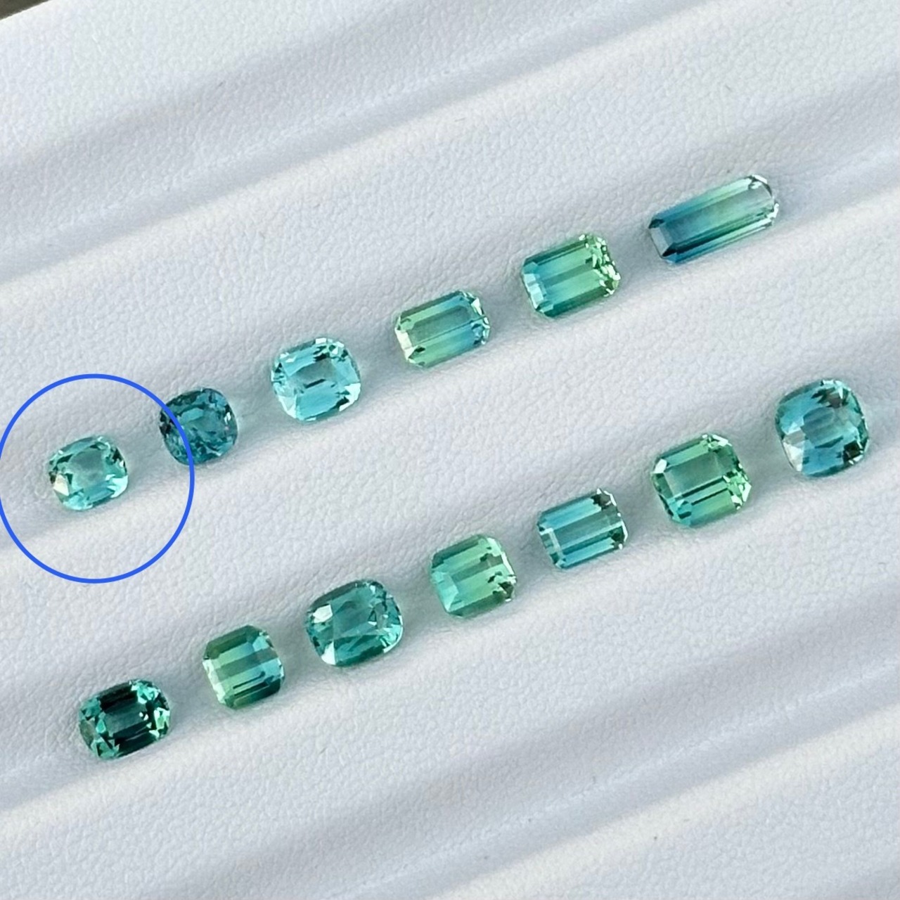 シーフォームトルマリン クッションカット 5.1x4.6mm, 0.48ct, アフガニスタン産