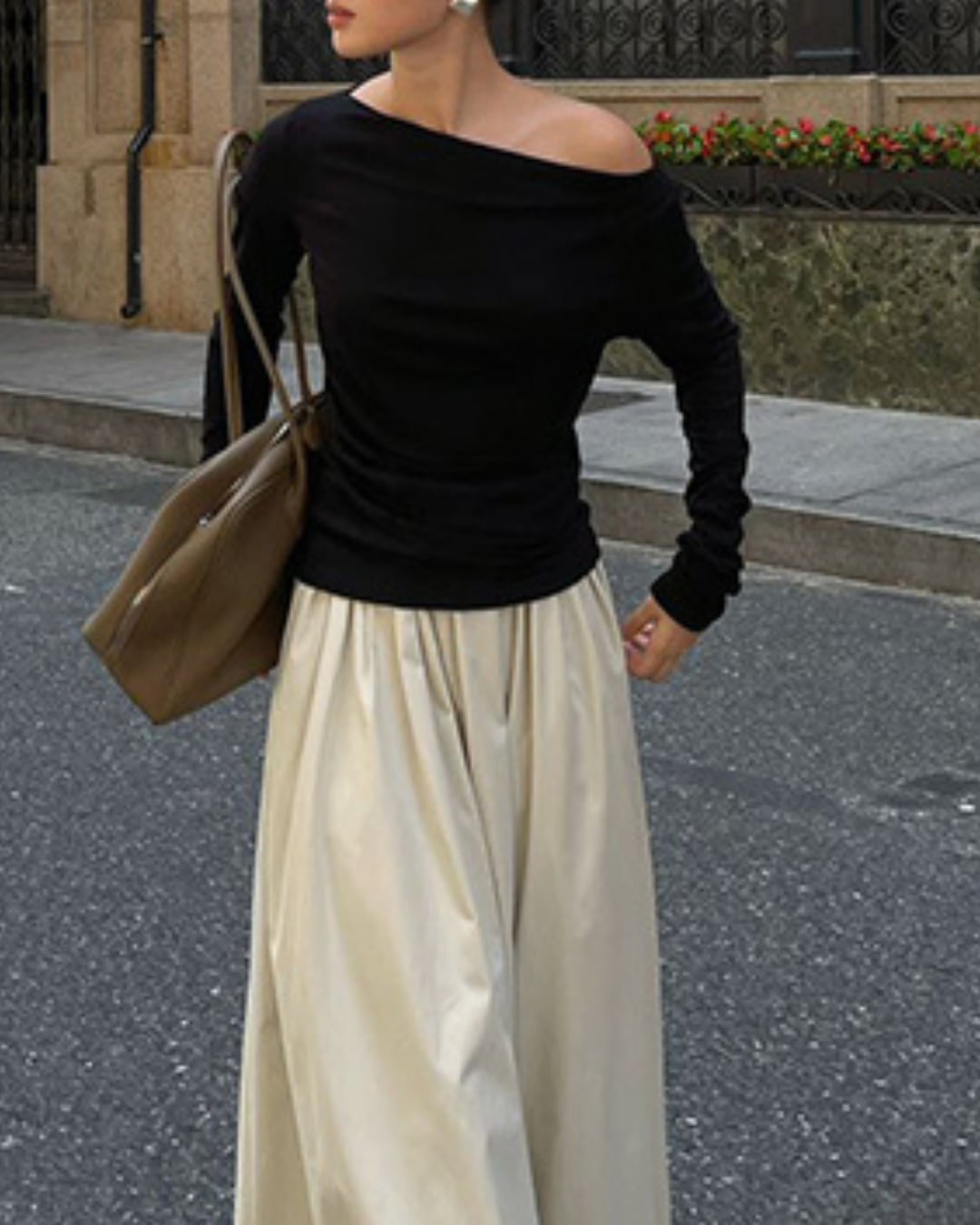 オフショルダーカットソー A25038