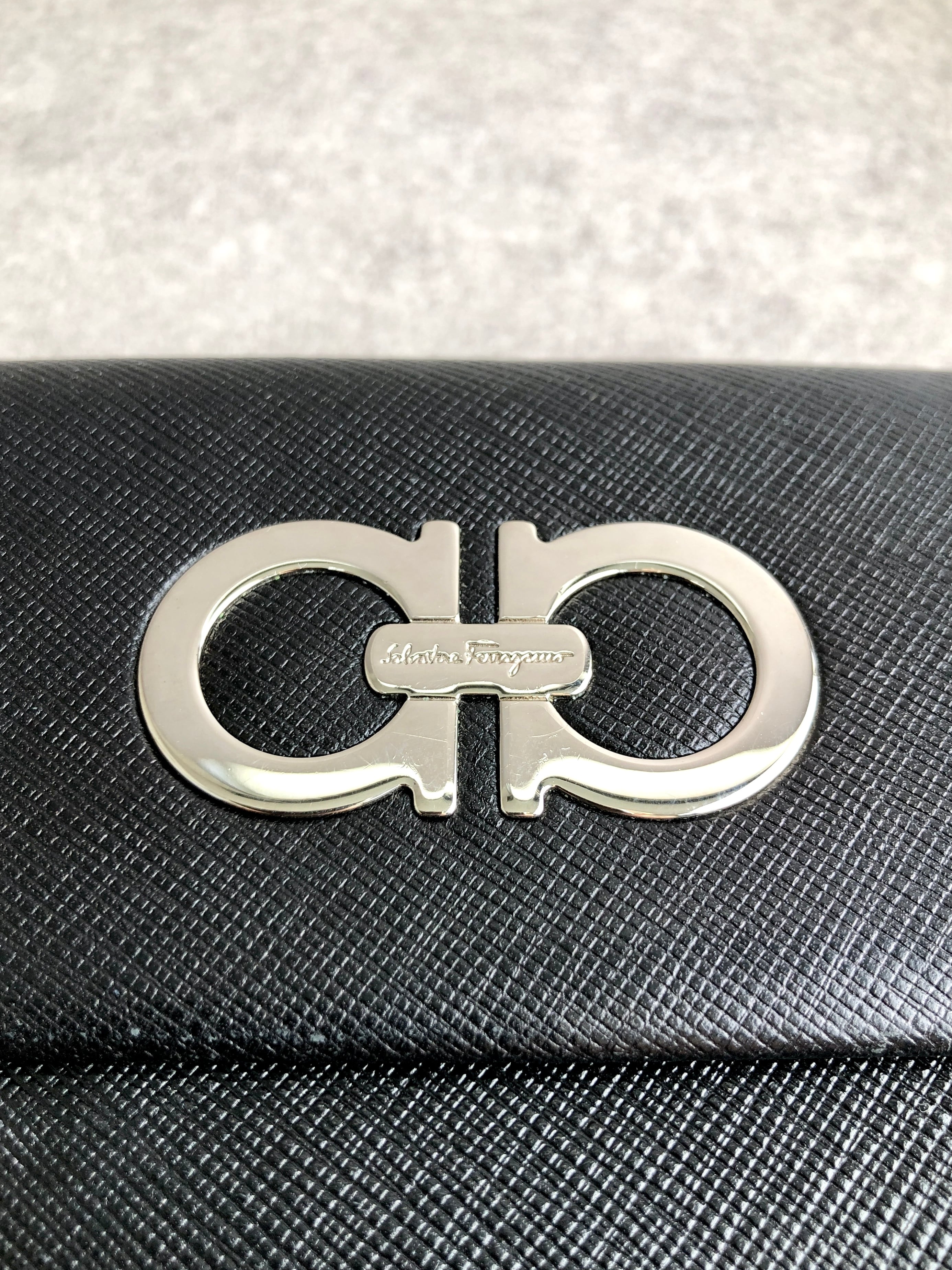 Salvatore Ferragamo サルヴァトーレ フェラガモ 財布 ブラック