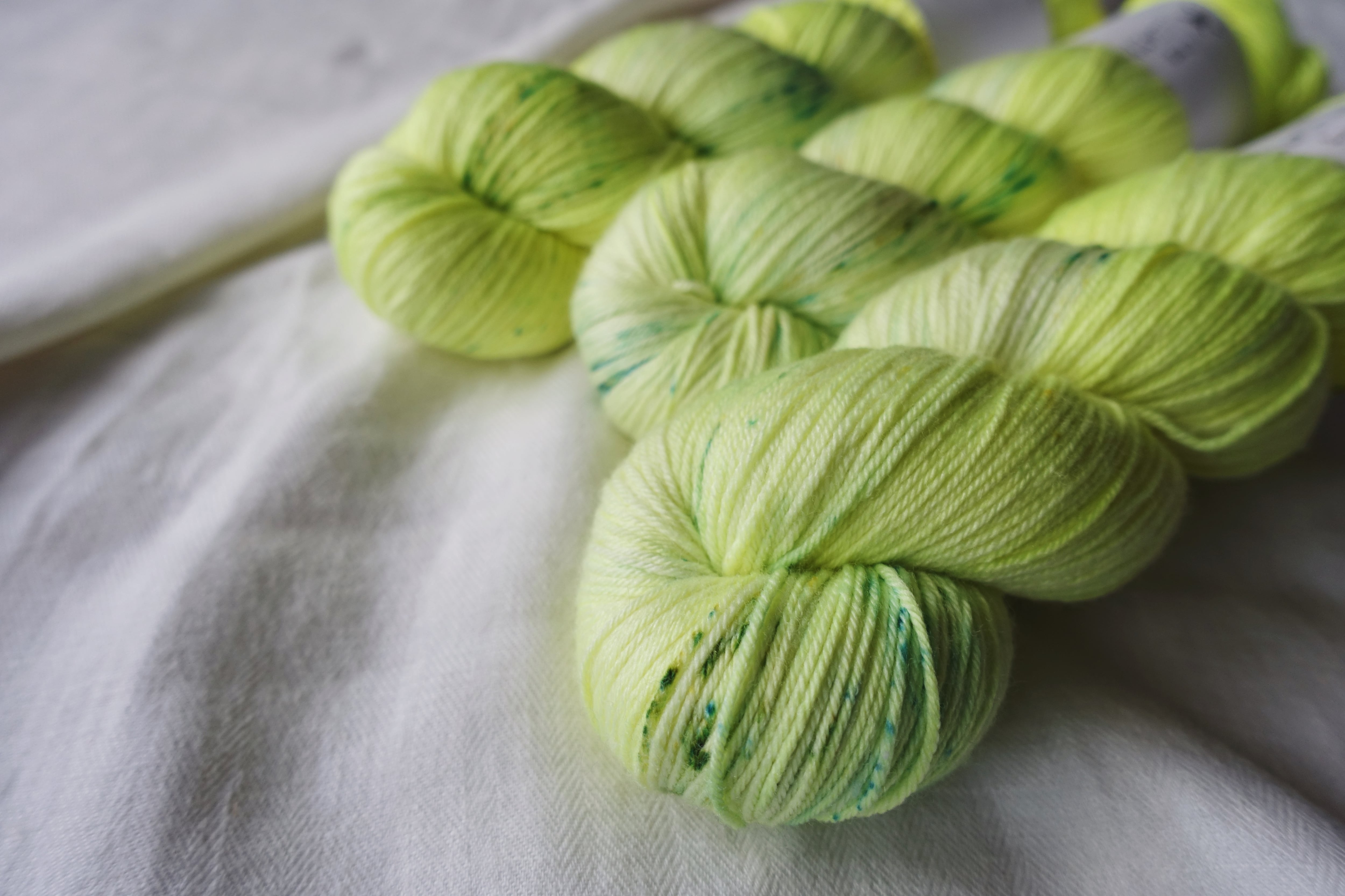 手染め糸]Premium Silk+Wool Sock_Parakeet | 手染め毛糸のYaoskep Yarn