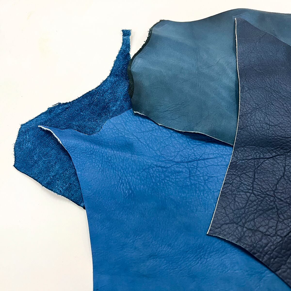 本革 藍染 ハギレ | Kinuya Indigo