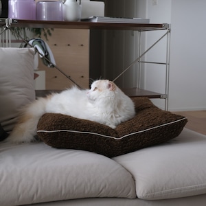 Catbedmatカバー / Cacao Alpaca × White piping