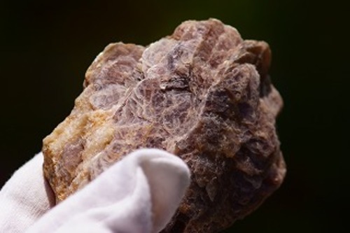 レピドロライト原石　約128g