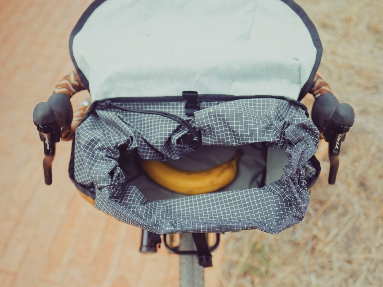 SWIFT INDUSTRIES】 zeitgeist bag (DARK GREEN) | Humhumhug SWIFT INDUSTRIES】 zeitgeist bag (DARK GREEN) | Humhumhug