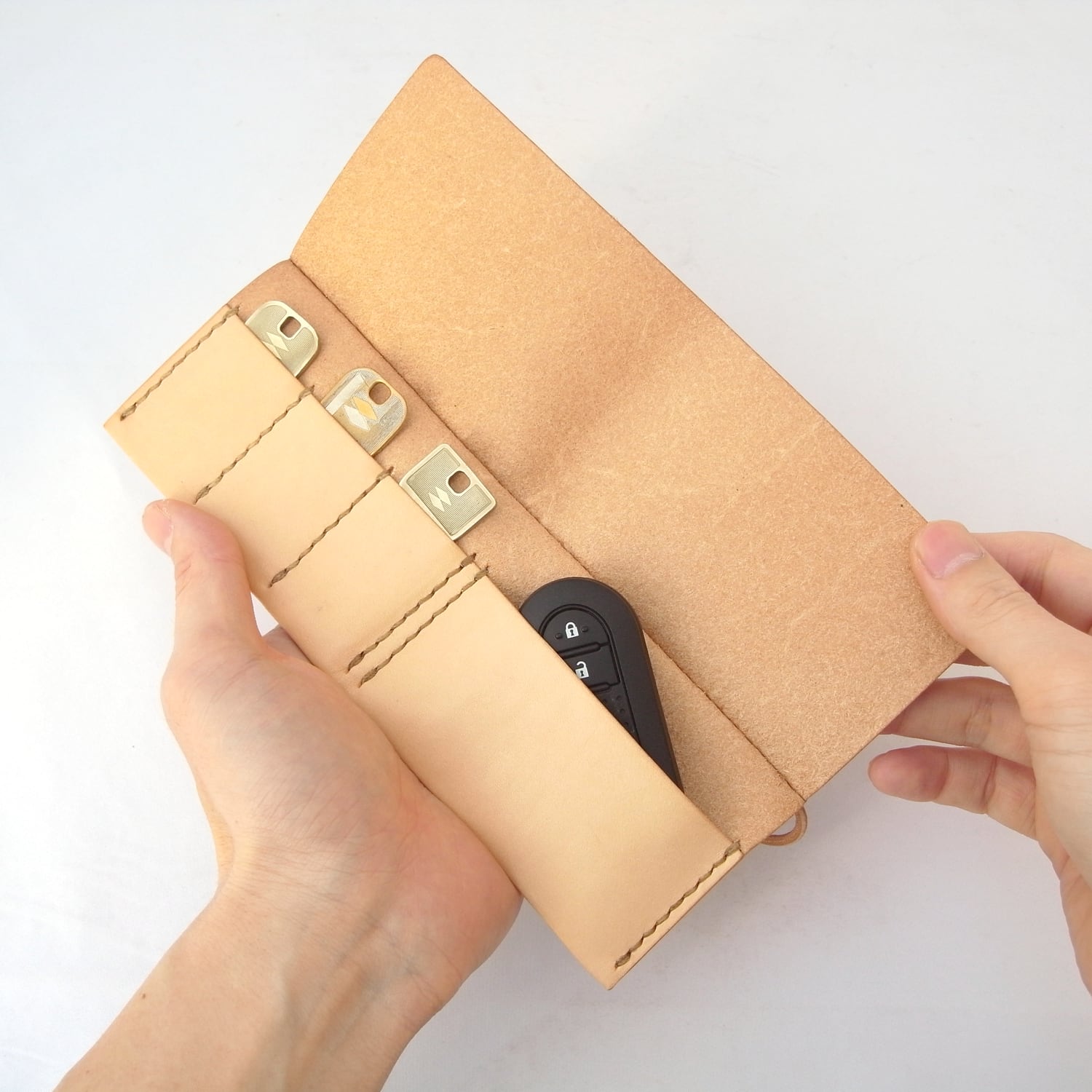 ヌメ革丨鍵3本丨キーケース【zlat3+1/ずらっと3+1】丨スマート