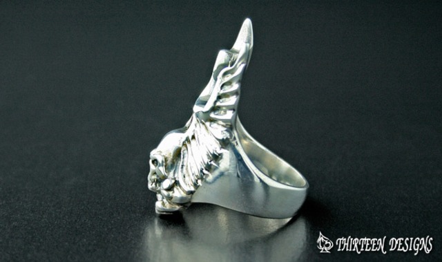 THIRTEEN DESIGNS サーティーンデザインズ FR-2 GULL WING SKULL RING 