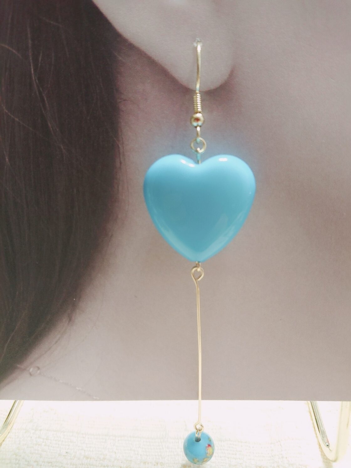 ハンドメイドピアス(イヤリング) No189 ハート 白 水色 夏 ゆらゆら 