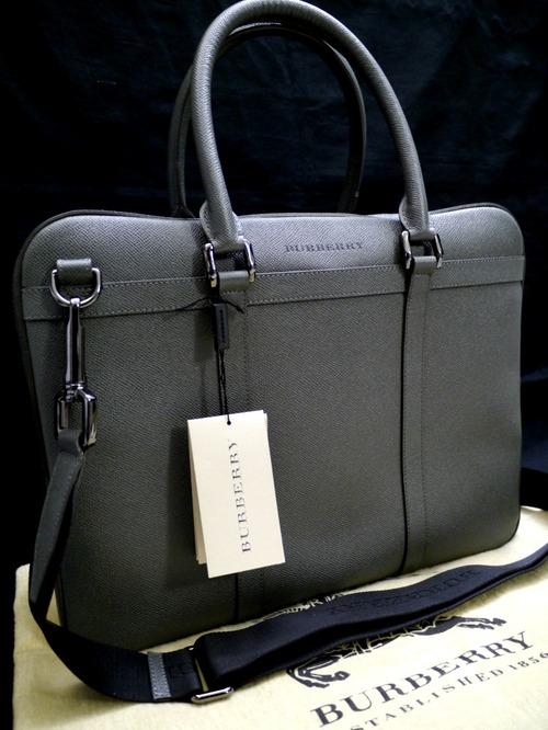 2017美品★BURBERRY RUNWAY バーバリー A4対応 ビジネス可 サフィアーノレザー 2way ブリーフケース ハンド バッグ灰★ A4対応の希少モデル
