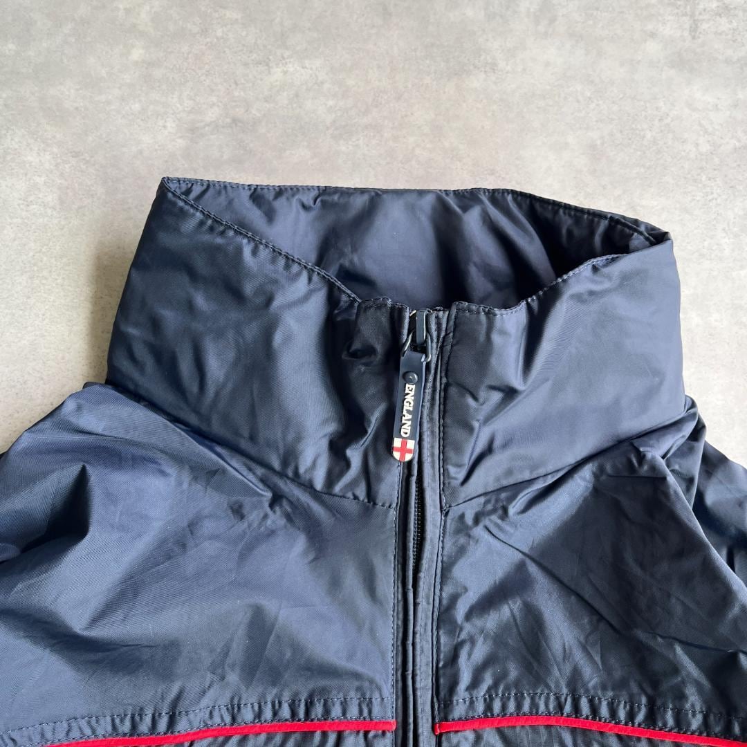 【レア】サッカー イングランド代表 ナイロンジャケット アンブロ L 刺繍 青 レア】サッカー イングランド代表 ナイロンジャケット アンブロ