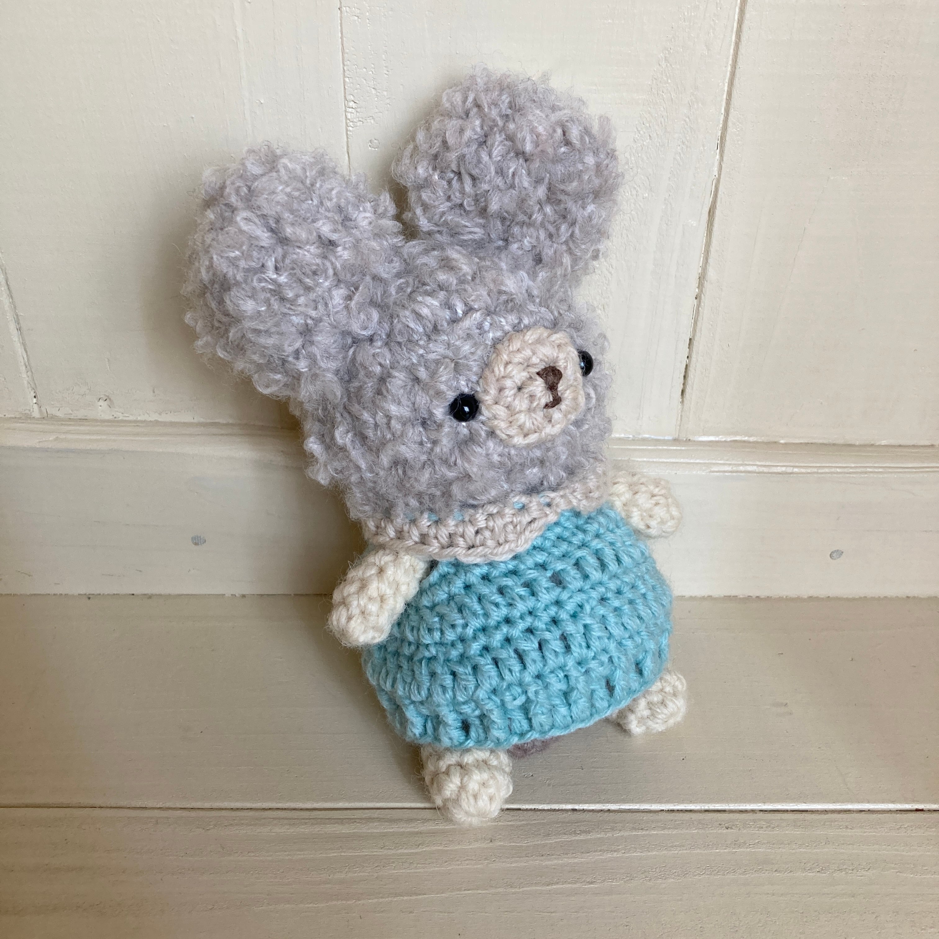 ふわもこ子うさぎちゃん」あみぐるみうさぎ｜手編みぬいぐるみ