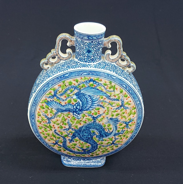 染錦竜鳳凰唐草文 扁壷 葉山有樹作