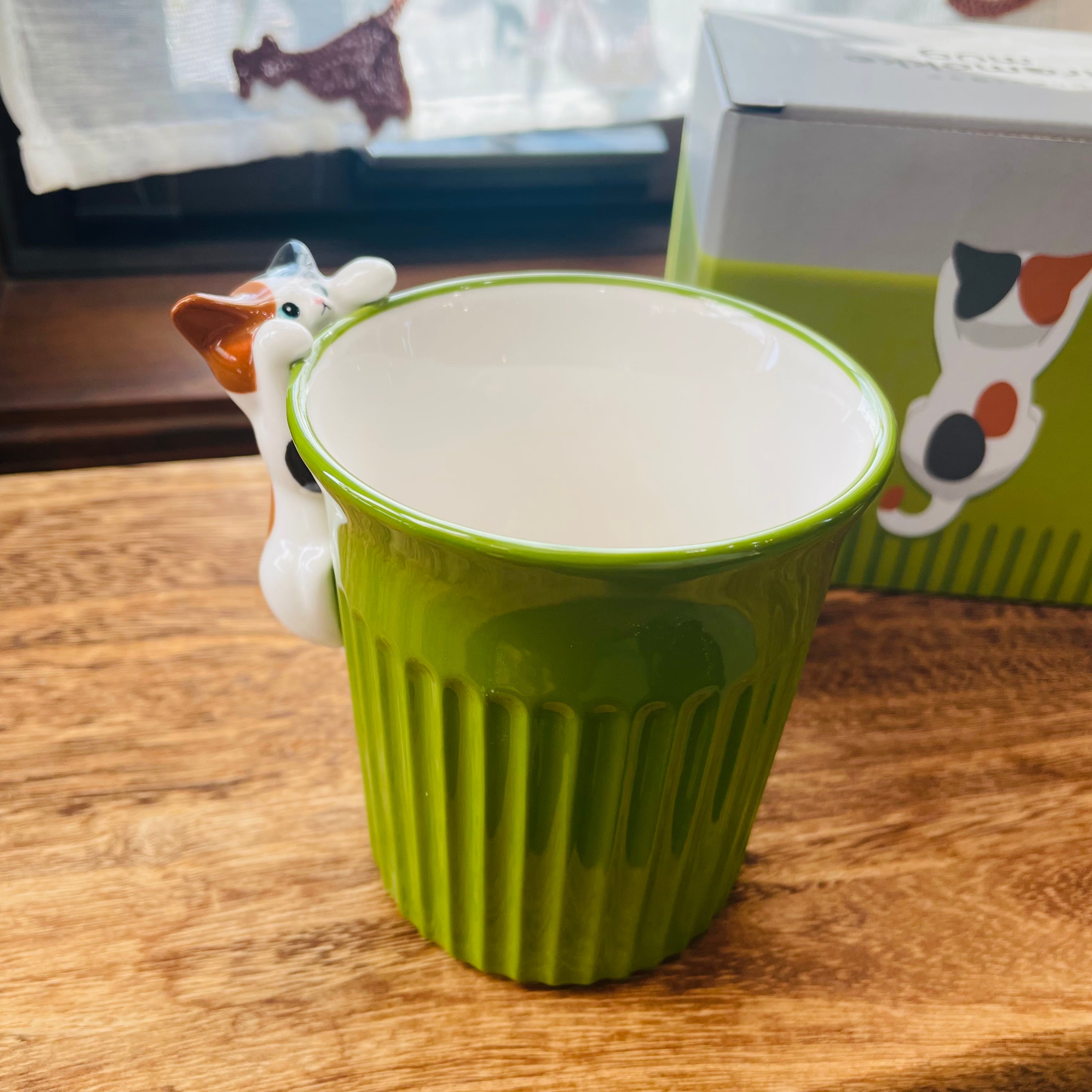 マグカップ｜にらめっこマグ  猫雑貨 猫モチーフ 猫柄 猫グッズ おうち時間 三毛猫 プレゼント プチギフト 贈り物