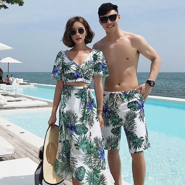 水着 カップル水着 ペアルック 水着 メンズ 水着 レディース 体型カバー 3点セットトップス Vネック ハイウエスト パレオ 海水パンツ ペア水着 恋人 おそろい お揃い グリーン トロピカル柄 M/L/XL/XXL