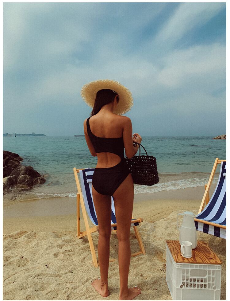 水着 ワンピース水着 ワンピース ワンショルダー ワンショル 胸元 谷間