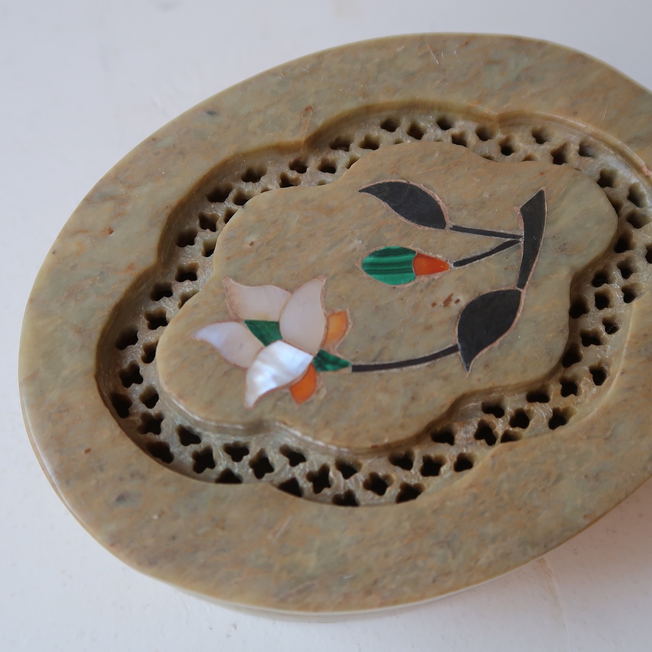 楕円のお花のケース