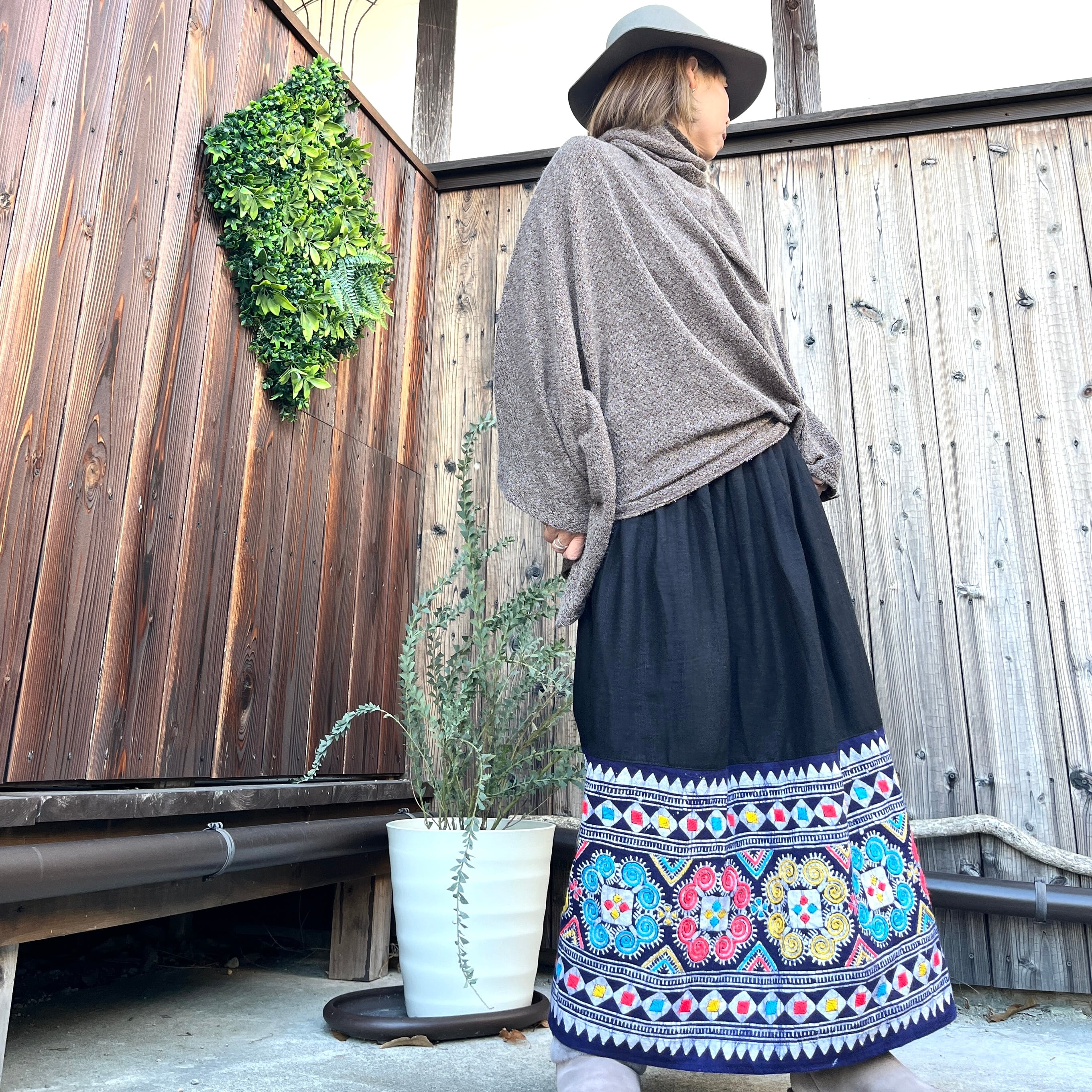 モン族ヘンプ刺繍スカート | アジアン雑貨ルチュ モン族ヘンプ刺繍スカート | アジアン雑貨ルチュ