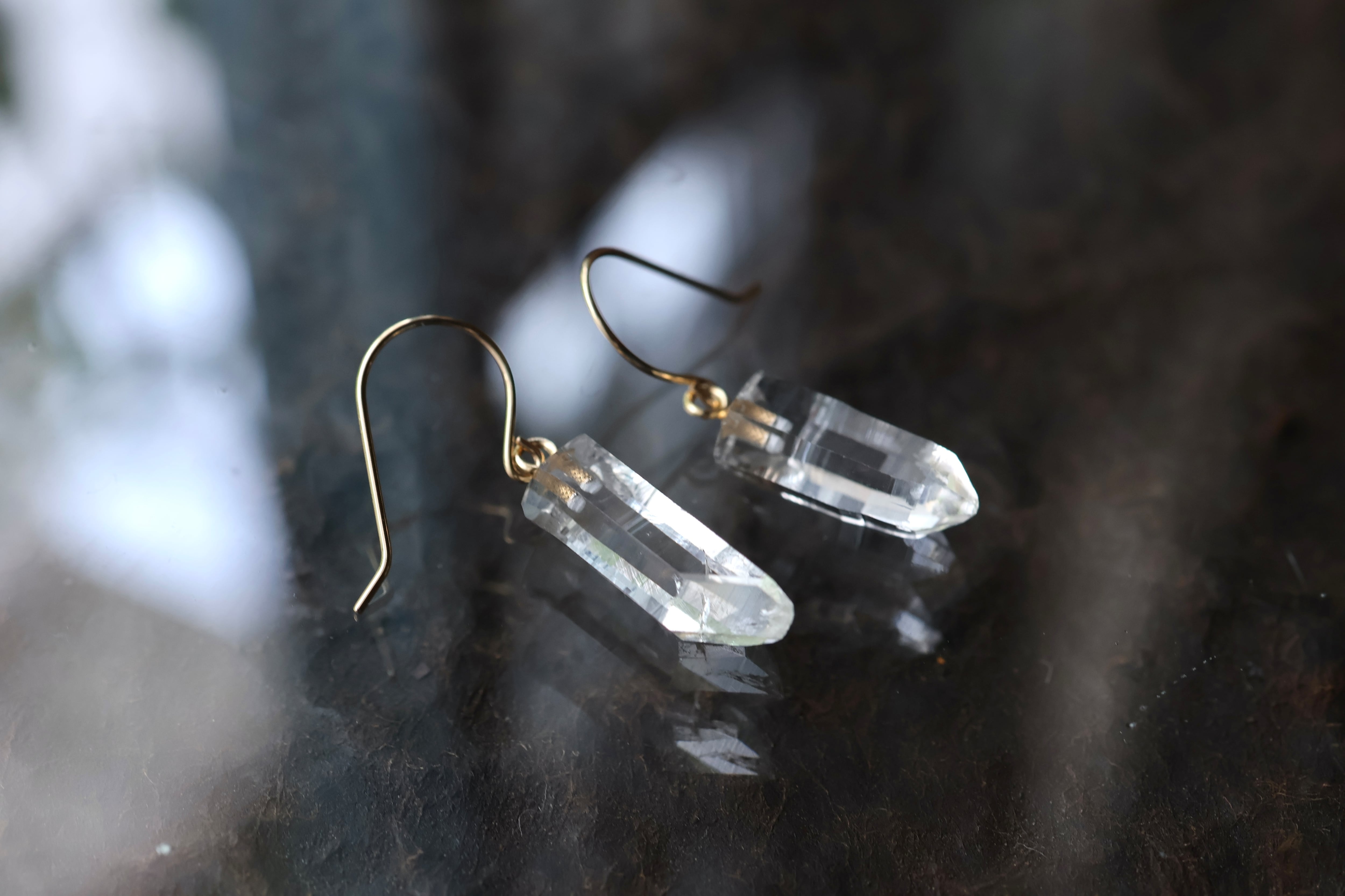 ヒマラヤ水晶ピアス K18 マニハール産 | 石垣島の夜光貝アクセサリーと