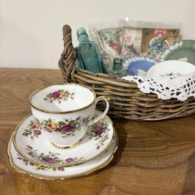 2026　福袋　ダッチェス～イングリッシュガーデン～トリオ＋￥2,000相当のアンティーク雑貨セット