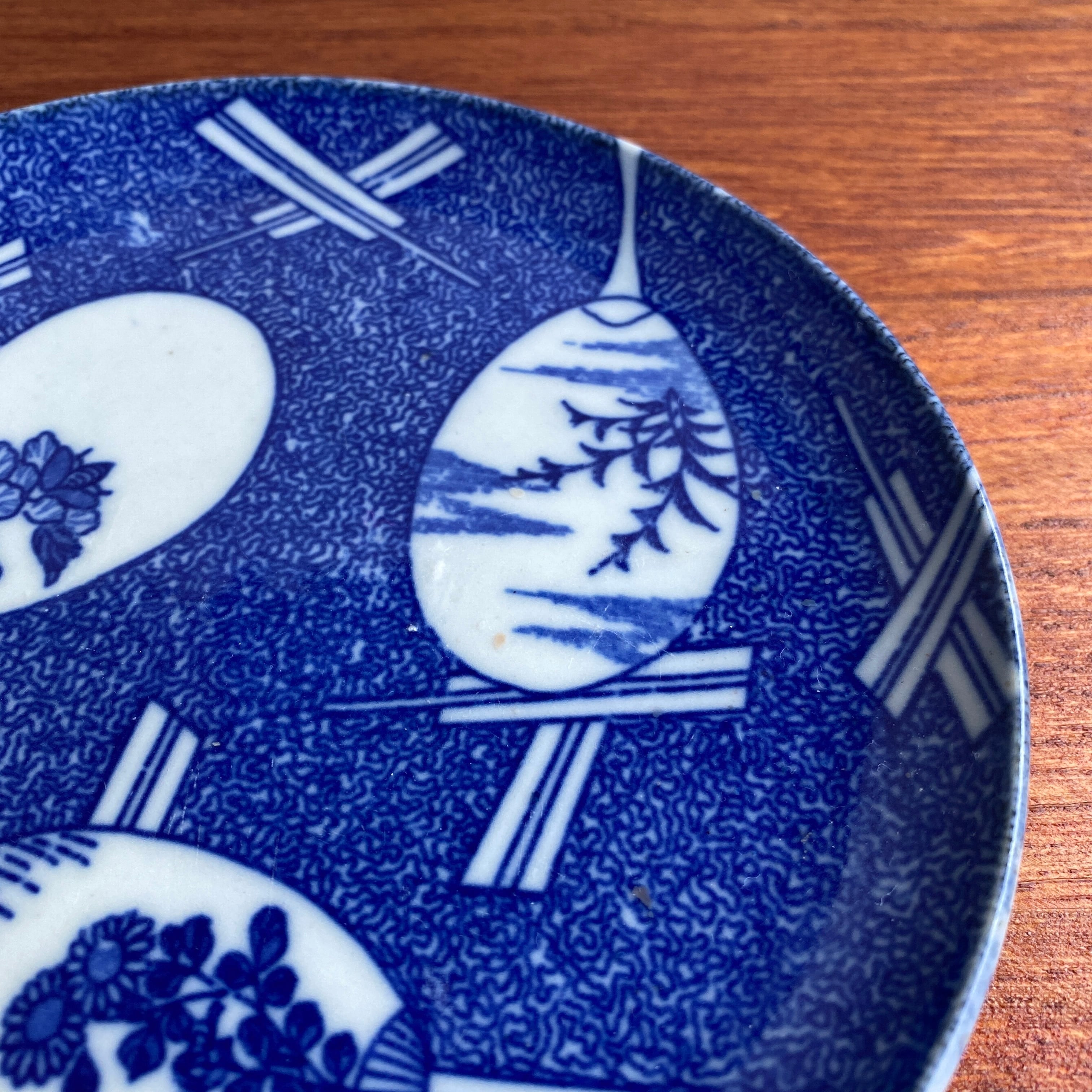 うちわと扇子柄のおしゃれな印判皿 (B) | むかしのうつわ 迦史庵