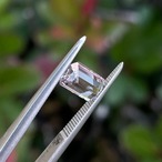 ラベンダースピネル 8.0x4.9mm, 1.32ct, スリランカ産