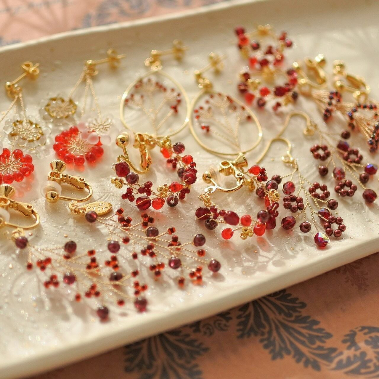 1,2月限定カラー「ざくろシリーズ」ひとつめの花 小枝耳飾り ワイヤー