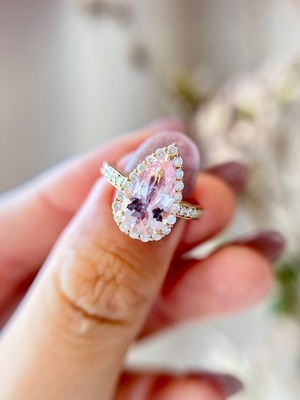 モルガナイトしずくリング