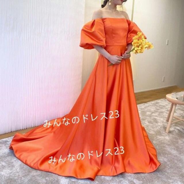 カラードレス トレンドのオレンジ系 ベアトップ パフスリーブ