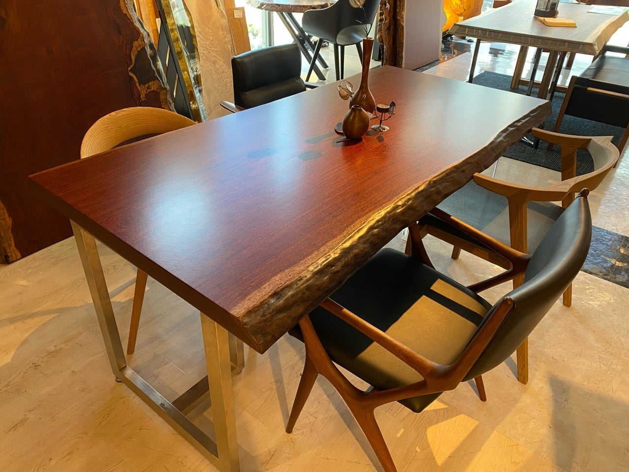 送料込み 未使用 天然無垢 一枚板 ブビンガ 玉杢 座卓テーブル 送料込み 未使用 天然無垢 一枚板 ブビンガ 玉杢 座卓テーブル 玉