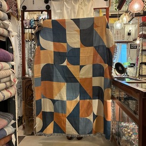TOPANGA Homefurnishing Mod mosaic throwket　モッドモザイクスローケット　130×180cm　ブルー　オレンジ　アイボリー　ミッドセンチュリー　モダン　ジオメトリック　幾何学模様　ソファカバー　ベッドカバー　ブランケット　カーテン