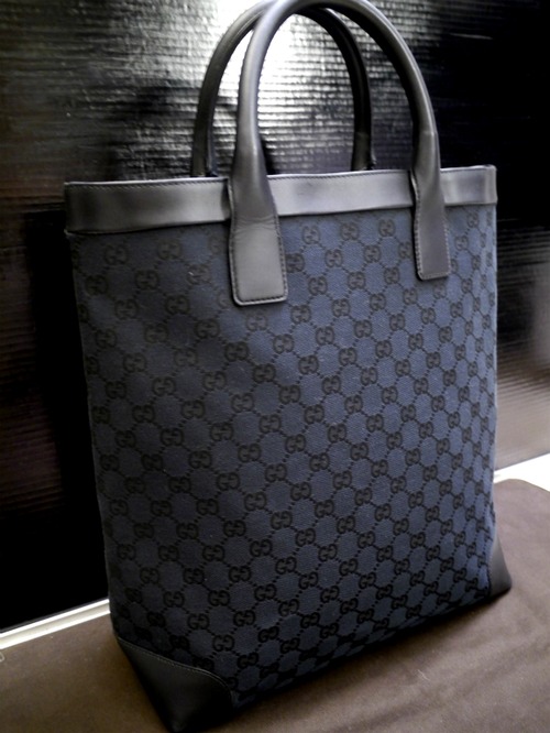 極美品13万◆GUCCI グッチ GG柄 ユニセックス A4対応 ビジネス可 キャンバスxレザー トート ハンド バッグ黒◆ A4対応で通勤通学にも大活躍