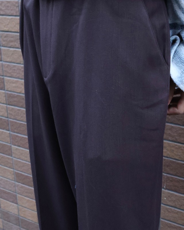 No-tuck straight brown slacks
