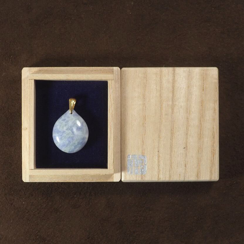 糸魚川翡翠 ラベンダー翡翠 しずく型ペンダントトップ 8.1g lavender