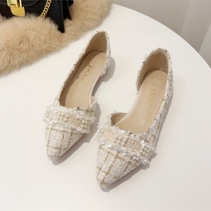 Tweed pumps