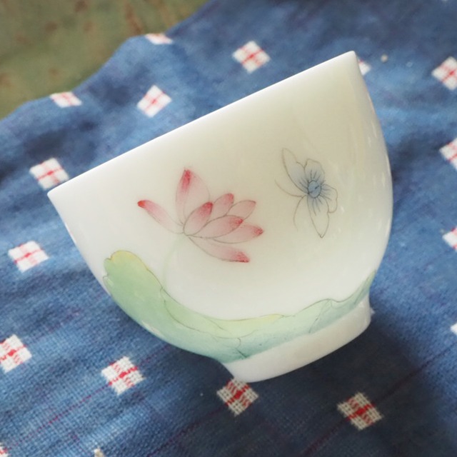 中国茶器 蓮と蝶の景徳鎮 茶杯 30ml