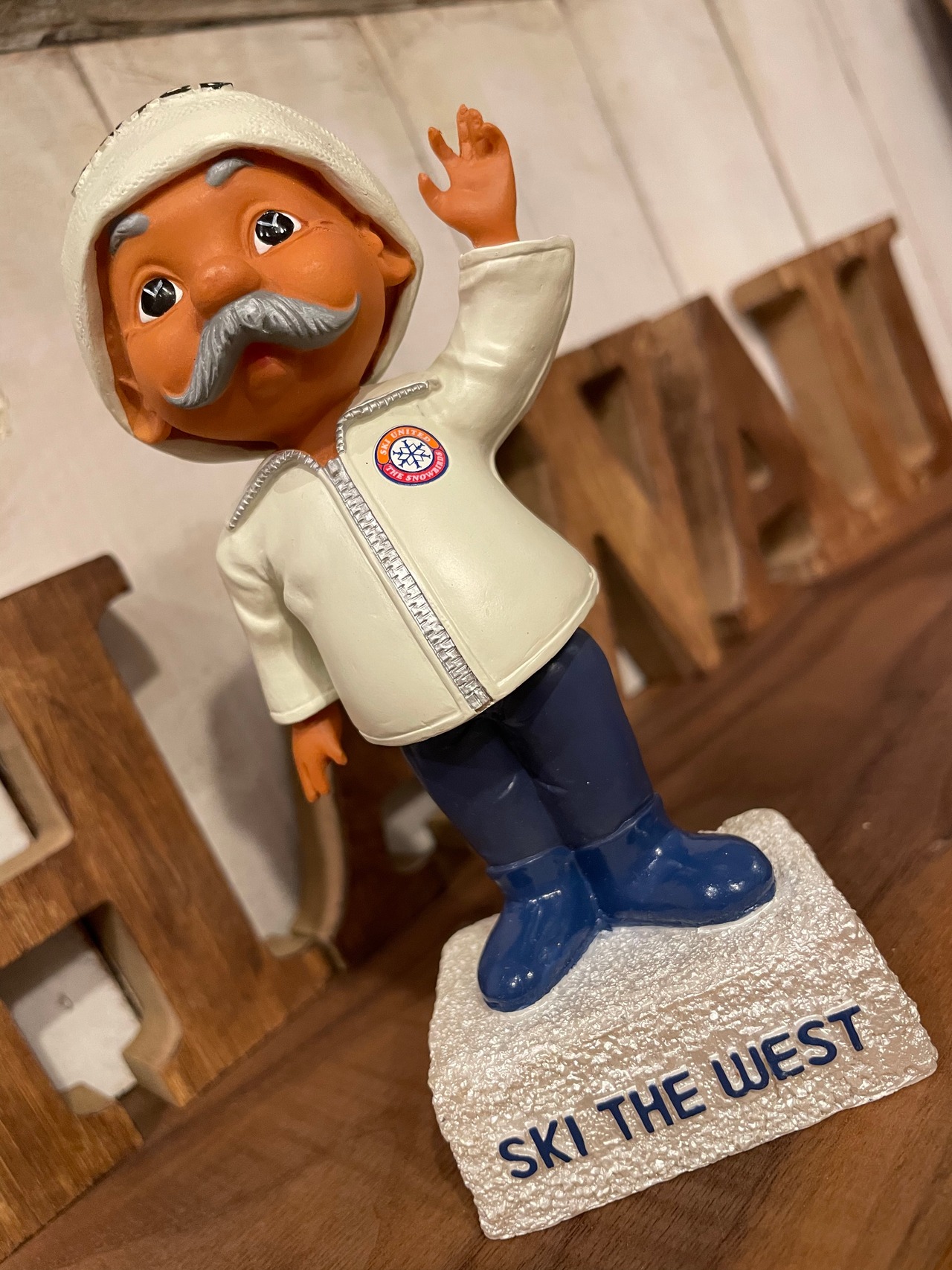 メネフネ SKI THE WEST / MENEHUNE HAWAII