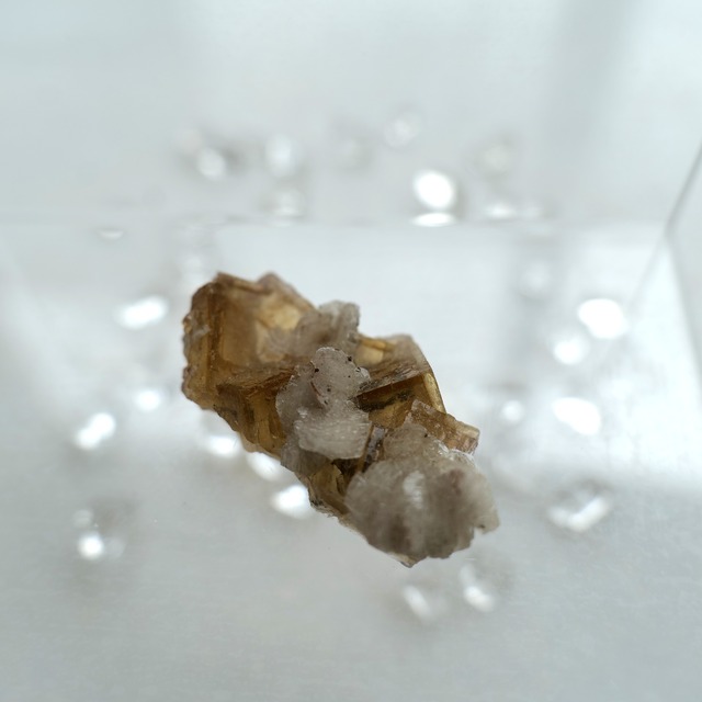 【豊かさと知恵を引き寄せ、未来への可能性を広げる】ゴールデンフローライト　3A　クラスター　G10_4