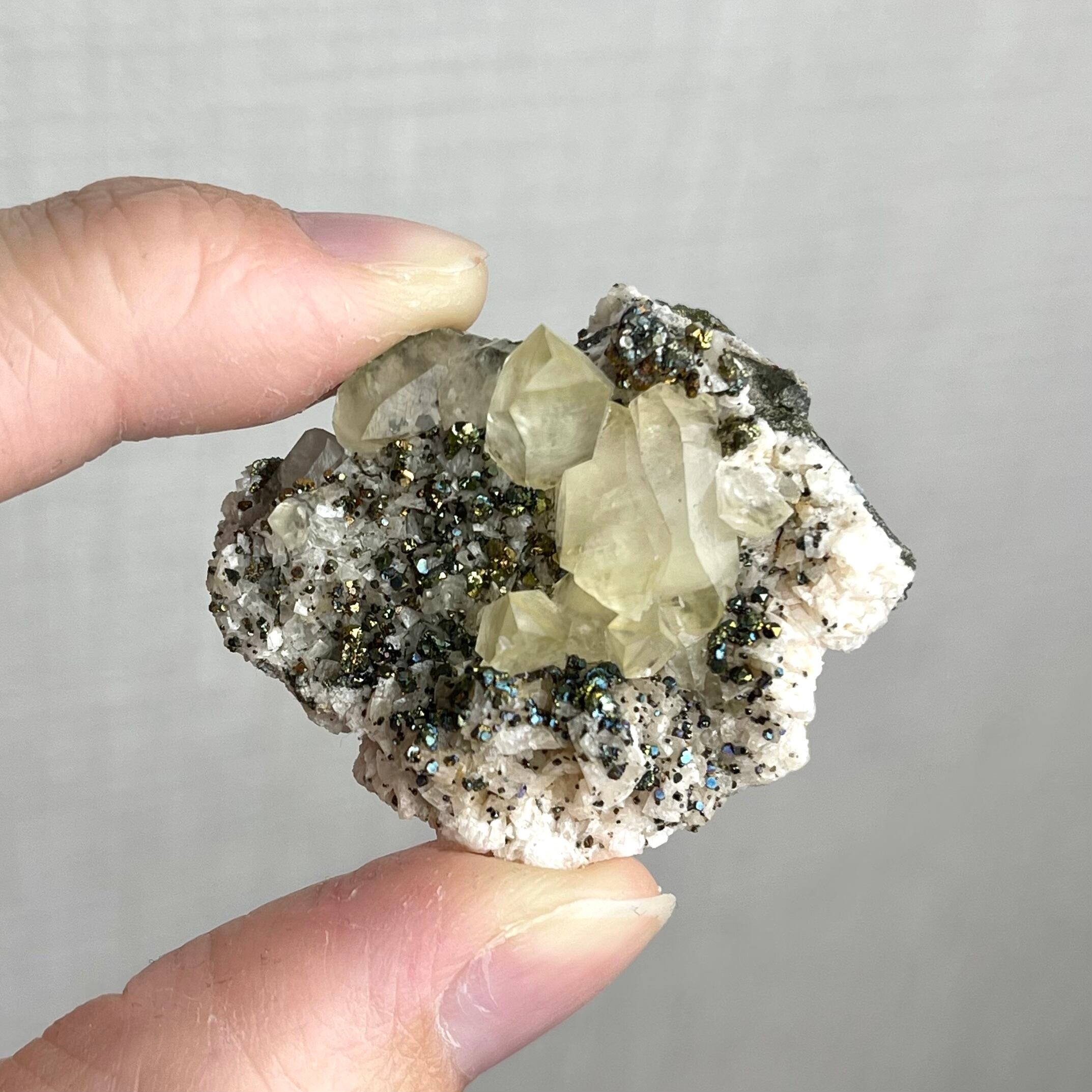 チャルコパイライト　カルサイト チャルコパイライト カルサイト