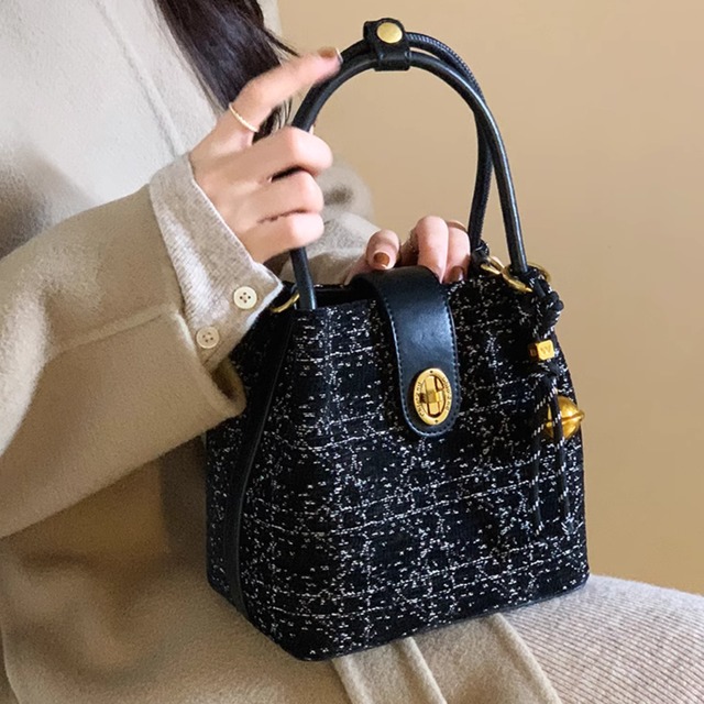 ツイード ゴールドチャーム バケットバッグ BA19