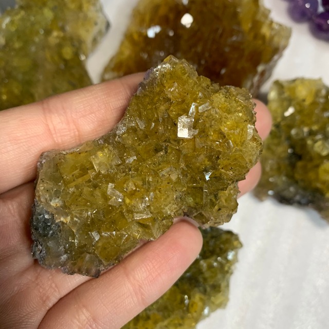 2.イエローフローライト原石クラスター