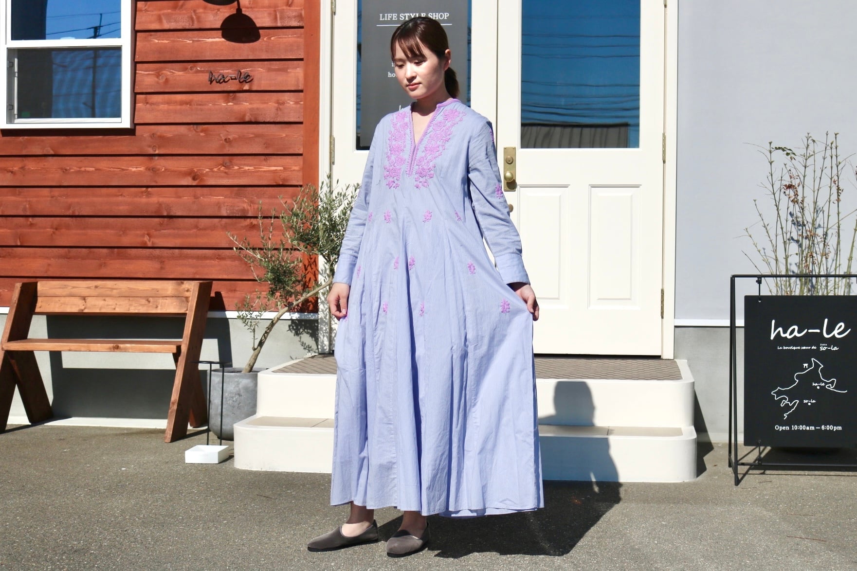 ne Quittez pas / Chikan Embroidery Panel Dress |Lt.Blue | Zakka