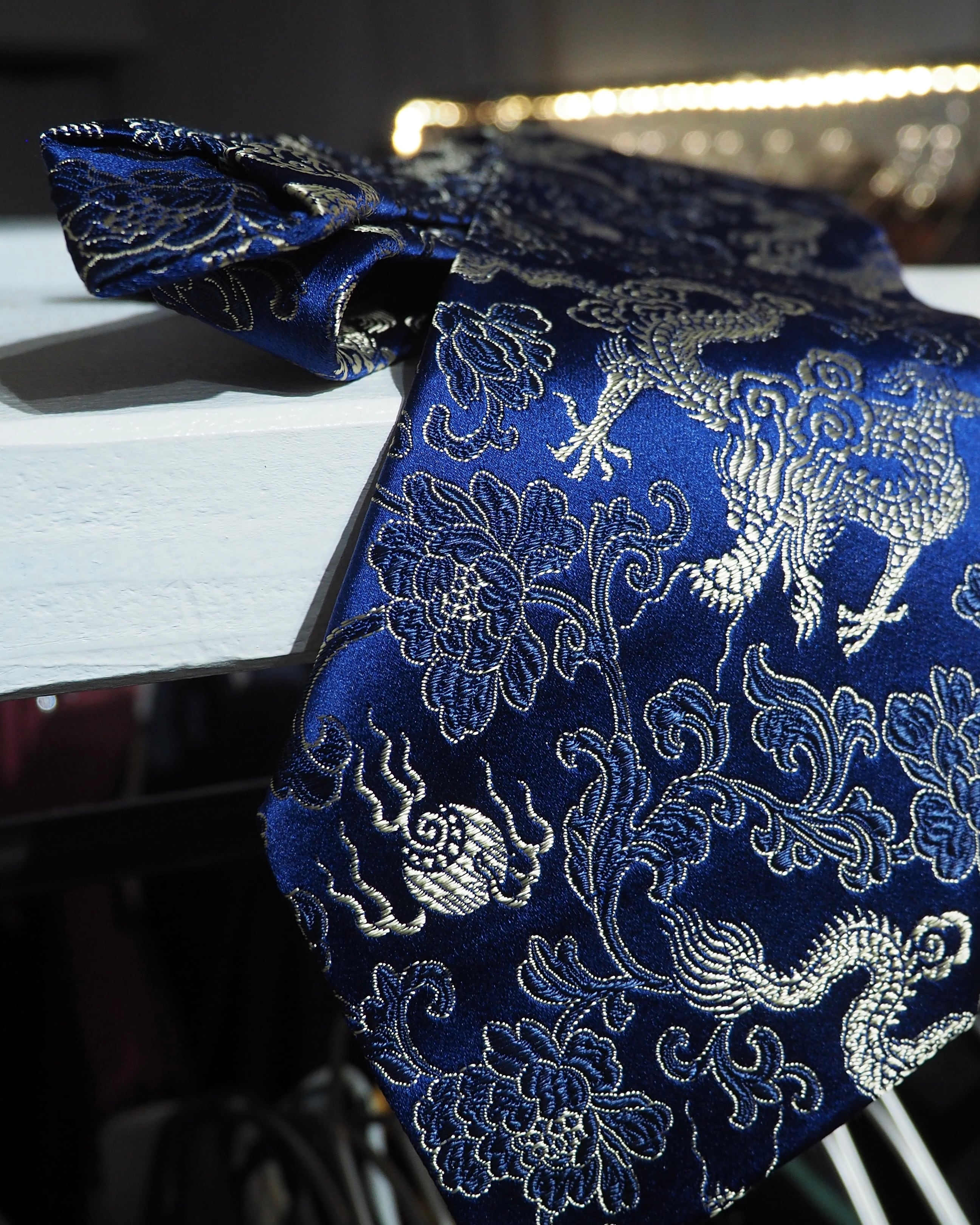 " 花鳥風月 " Oriental pattern Embossed vintage Tie