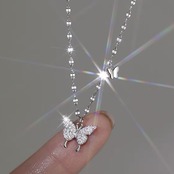 かわいい 蝶々 おしゃれ キラキラ ネックレス　