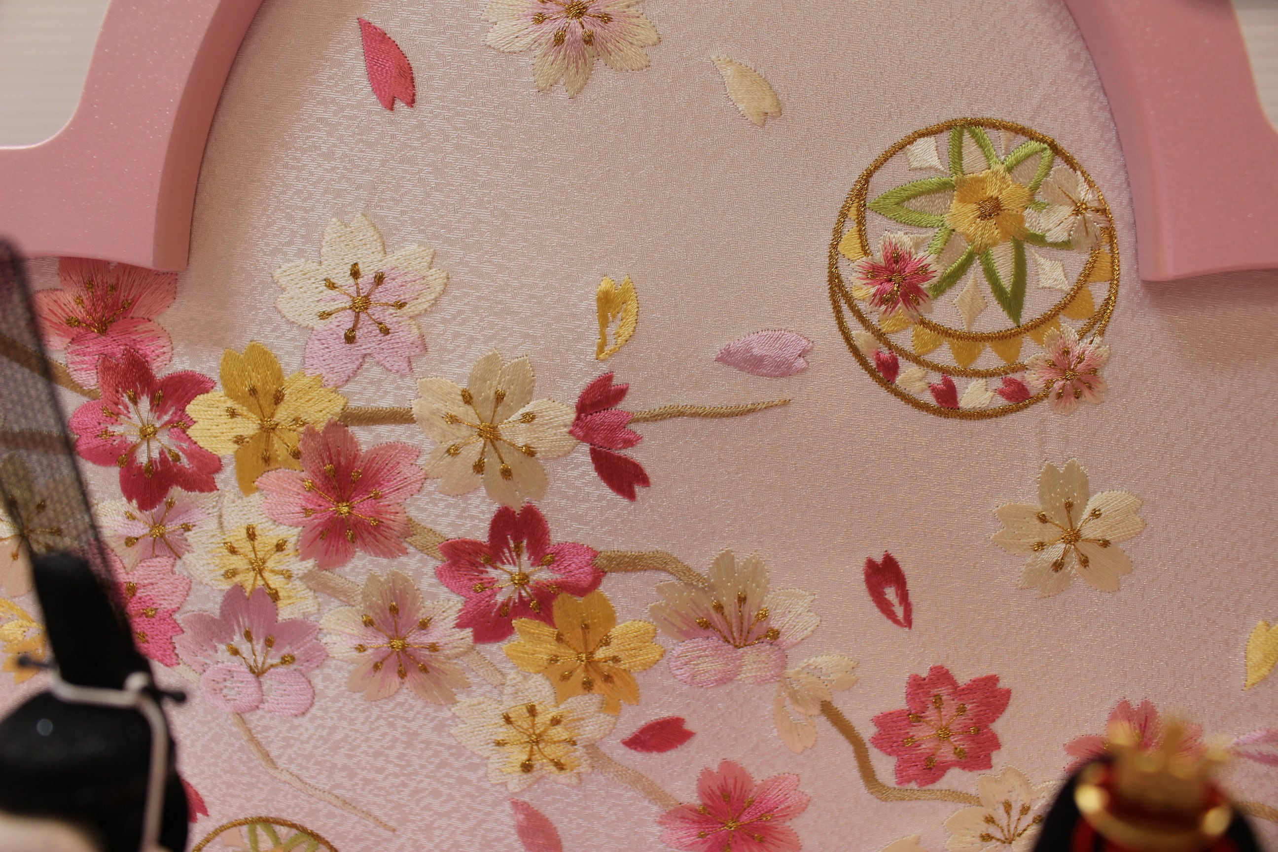 木目込人形 親王飾り 桜華雛 喜久絵作「桜型飾り」 | SHIMADA DOLL