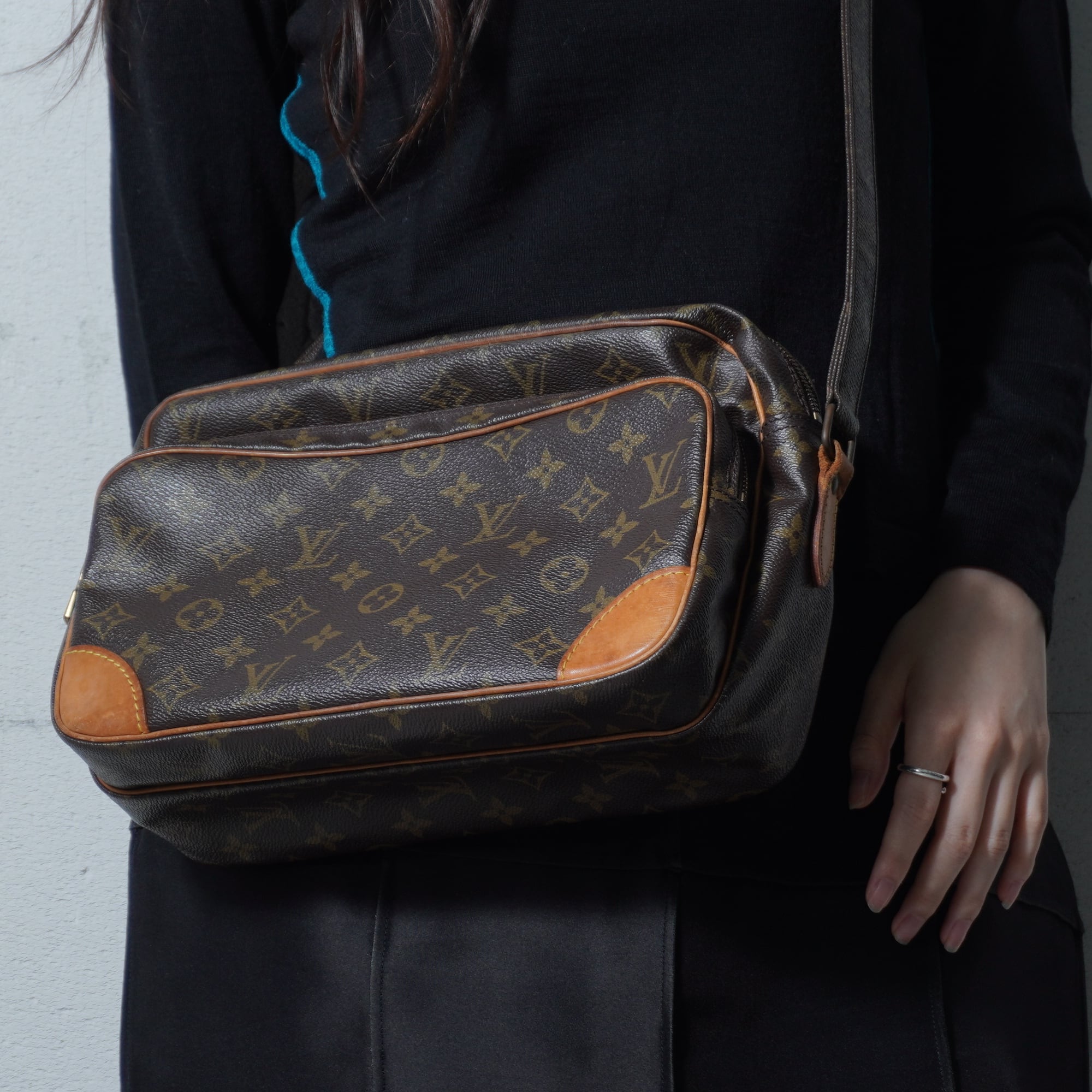 LOUIS VUITTON】ルイヴィトン ナイルモノグラムレザーショルダーバッグ
