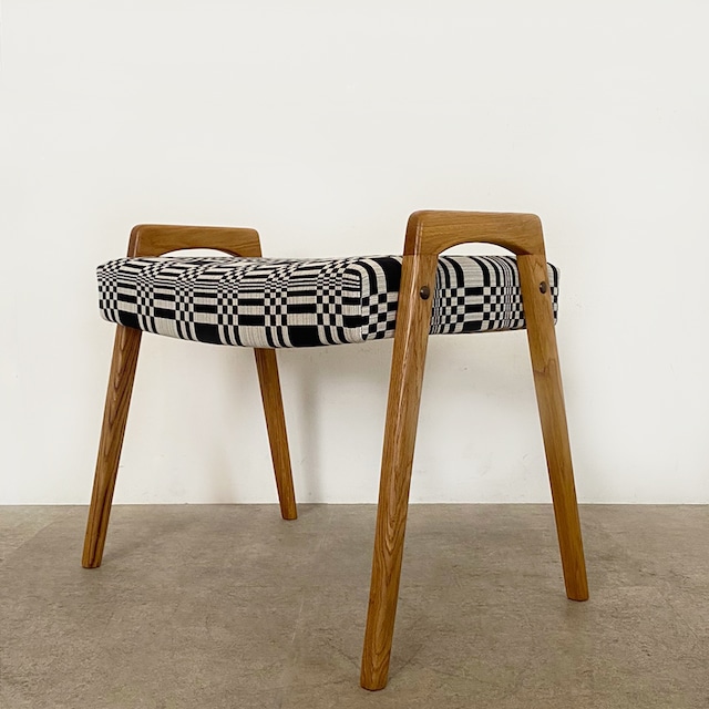 Foot stool with Johanna Gullichsen Doris / CH0108