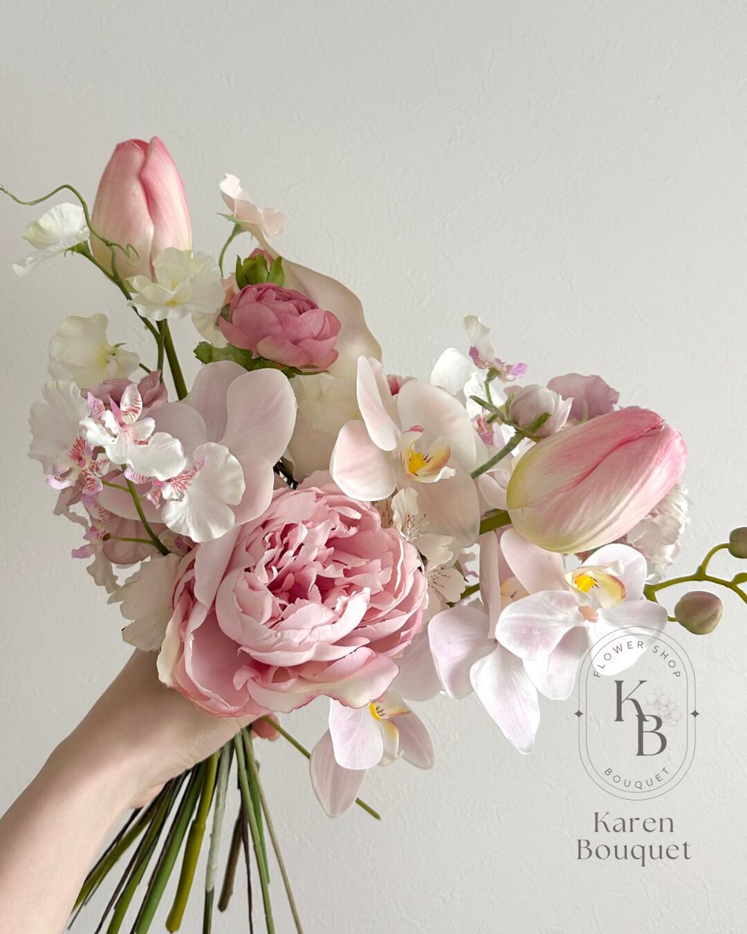 ブートニア付き】チューリップと桜、芍薬と胡蝶蘭のピンクブーケ