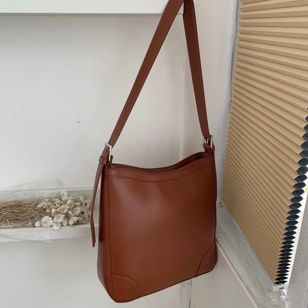 シンプルトートバッグ