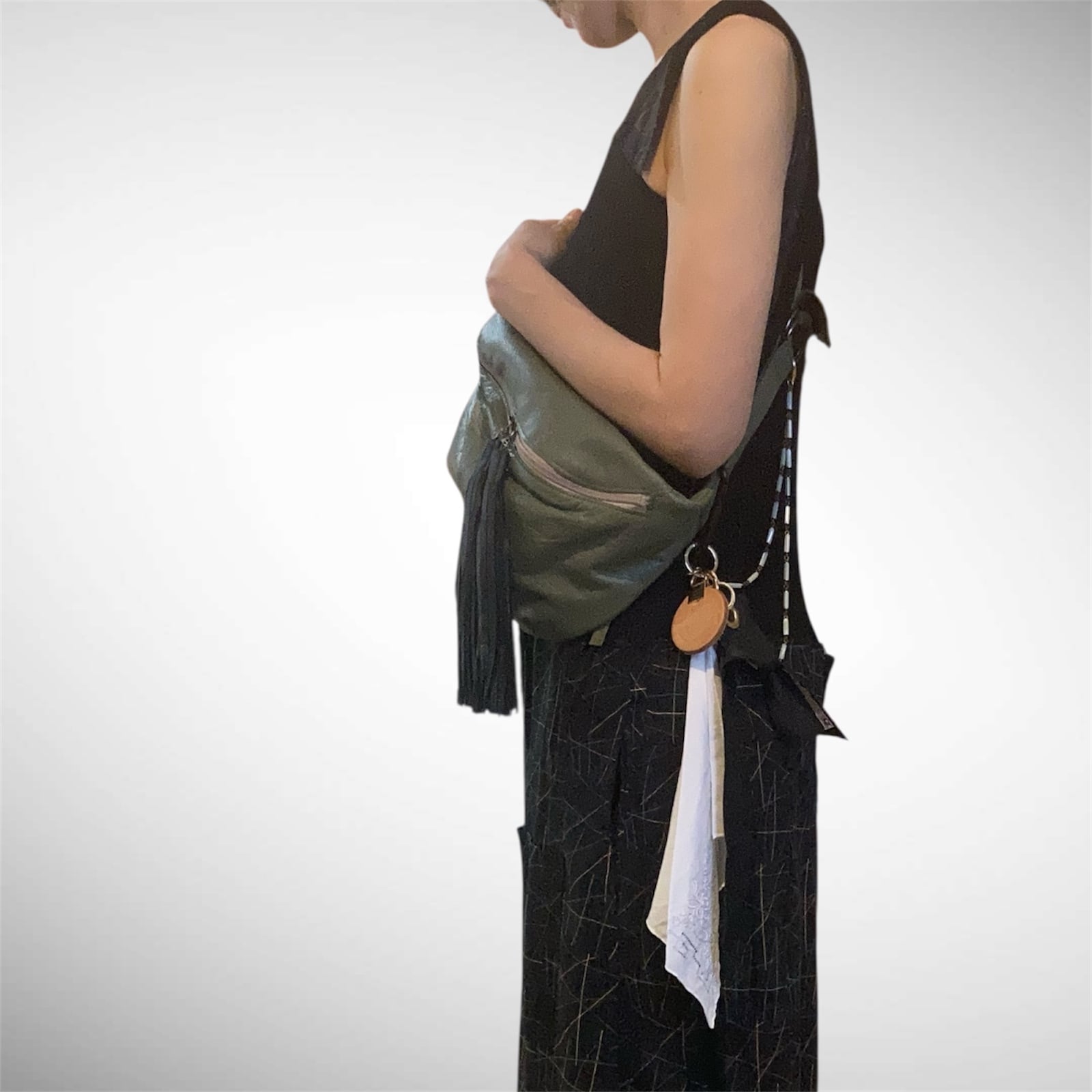 ZOZOTTE バッグチャーム/キーホルダー/刺繍ハンカチ&レザー&シェルチェーン/全6種