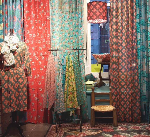 Les touristes カーテン Les Touristes】レ・トゥーリスト ベロアカーテン ピーコ